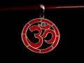 PA108 Pendentif Argent Massif Om Corail