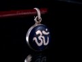 PA381 Pendentif Argent Massif Om