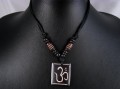 CD45 Collier Tibétain Om