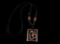 CD45 Collier Tibétain Om