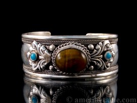 BRD189 Bracelet Tibétain Oeil de Tigre