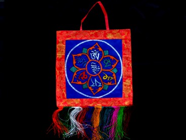 BB27 Bannière Tibétaine Mantra Om Mani Padme Hum