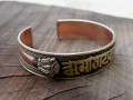 BRD338 Bracelet Tibétain Métal Argenté Cuivre Laiton Mantra