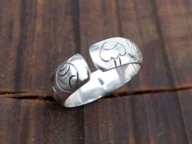 BA189. Bague Réglable Tibétaine en Argent Massif avec Astamangala