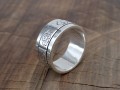 BA192. Bague Tibétaine en Argent Massif avec Astamangala