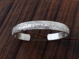 BRA72. Bracelet Tibétain Argent Massif Rhodié Signes Auspicieux