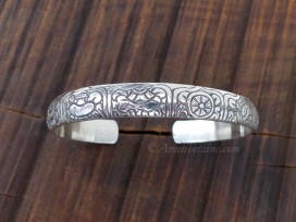 BRA73. Bracelet Tibétain Argent Massif Signes Auspicieux