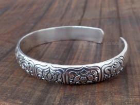 BRA73. Bracelet Tibétain Argent Massif Signes Auspicieux
