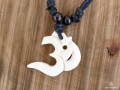 CD158 Collier Tibétain Om