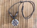 CD158 Collier Tibétain Om