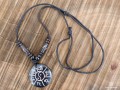 CD162 Collier Tibétain Mantra Noeud Sans Fin