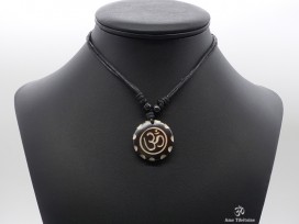 CD160 Collier Tibétain Om