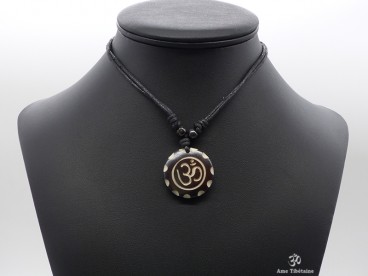 CD160 Collier Tibétain Om