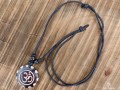 CD160 Collier Tibétain Om