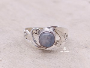 BA270 Bague Tibétaine Argent Massif Pierre de Lune. Taille 54