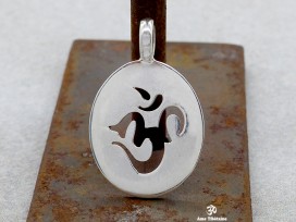 PA251 Pendentif Argent Massif Om