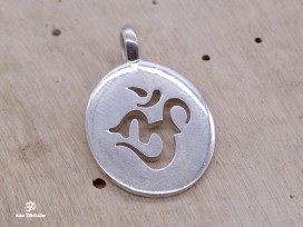 PA251 Pendentif Argent Massif Om