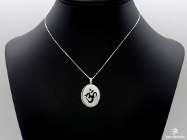 PA251 Pendentif Argent Massif Om