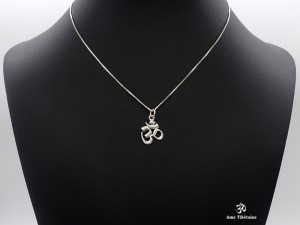 PA22 Petit pendentif Argent Massif Om Sanskrit