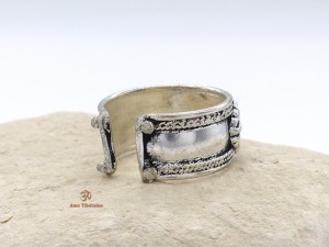 BD140 Bague Tibétaine