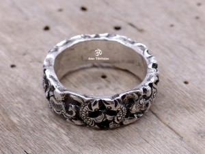 BA246 Bague Tibétaine en Argent Massif Astamangala. Taille 66