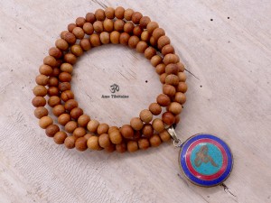 Mala161 Mala de Prières Bois de Santal Om Yeux de Bouddha