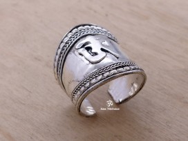 BD145 Bague Tibétaine Om