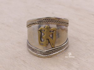 BD147 Bague Tibétaine Om