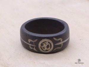 BD158 Bague Tibétaine Om. Taille 62