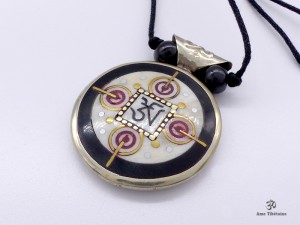 CD182 Collier Tibétain Yeux de Bouddha Om