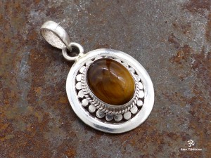 PA405 Pendentif Tibétain Argent Massif Oeil de Tigre