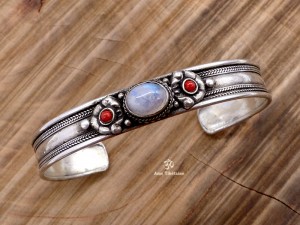 BRD354 Bracelet Tibétain Métal Argenté