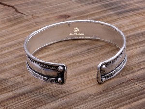 BRD356 Bracelet Tibétain Métal Argenté