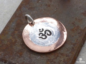 PA07 Pendentif Argent Massif Om