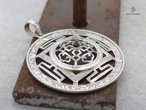 PA308 Pendentif Argent Massif Mandala Grenat