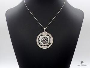 PA308 Pendentif Argent Massif Mandala Grenat
