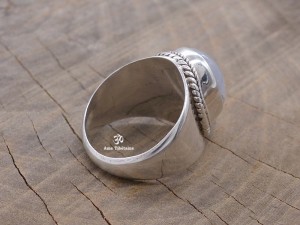 BA233 Bague Tibétaine Argent Massif Pierre de Lune. Taille 51