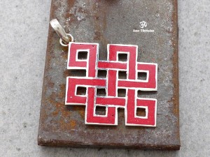 PA58 Pendentif Argent Massif Nœud Sans Fin Signes Auspicieux Corail