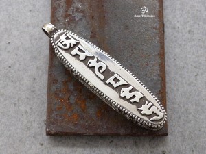 PA62 Pendentif Argent Massif Ghau Mantra Tibétain Om Mani Padme Hum