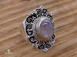 BA274 Bague Tibétaine Argent Massif Pierre de Lune. Taille Réglable