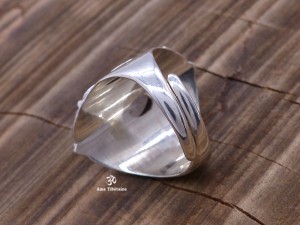 BA274 Bague Tibétaine Argent Massif Pierre de Lune. Taille Réglable