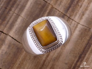 BA279 Bague Tibétaine Argent Massif Oeil de Tigre. Taille 58