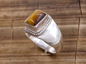 BA279 Bague Tibétaine Argent Massif Oeil de Tigre. Taille 58