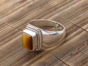 BA279 Bague Tibétaine Argent Massif Oeil de Tigre. Taille 58