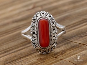 BA281 Bague Tibétaine Argent Massif Corail. Taille 57
