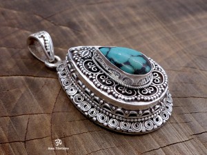 PA423. Pendentif Tibétain Argent Massif Turquoise