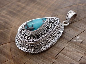 PA423. Pendentif Tibétain Argent Massif Turquoise