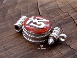PA425 Pendentif Argent Massif Ghau Om