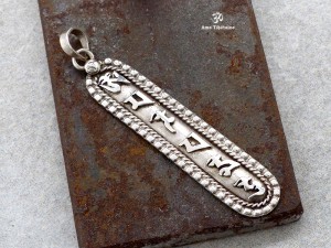PA104 Pendentif Argent Massif Mantra Tibétain 