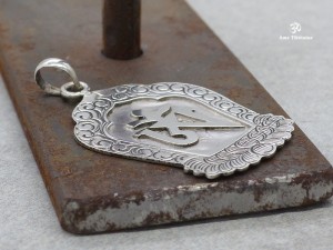 PA132 Pendentif Argent Massif Om